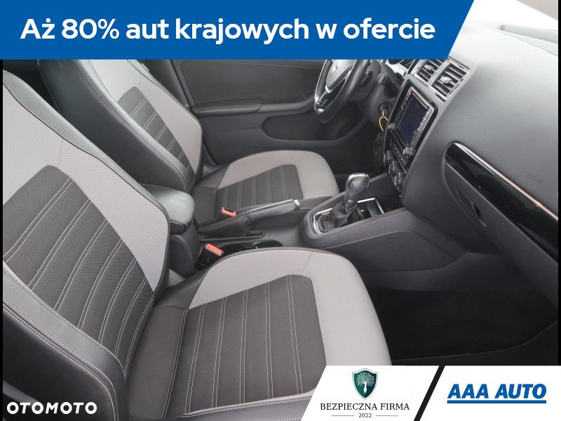 Volkswagen Jetta - 10