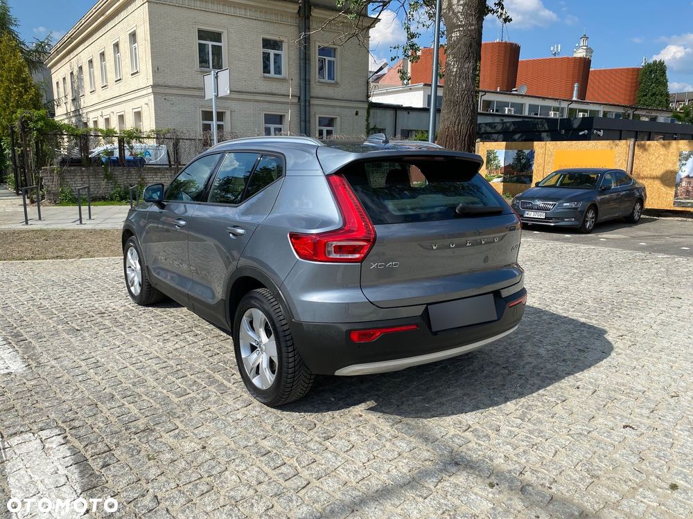 Volvo XC 40 D4 AWD Momentum Pro - 4