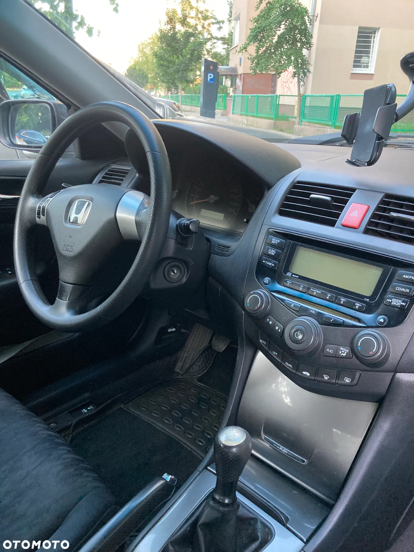 Honda Accord 2.0 Comfort - 11