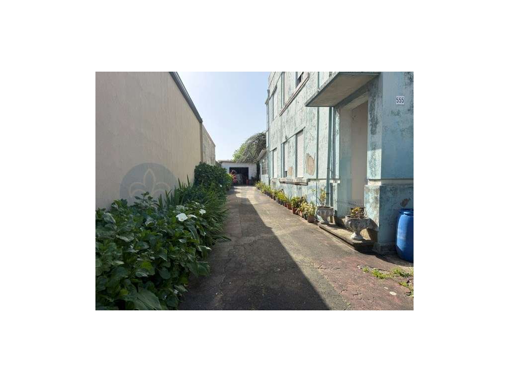 Moradia / Quintinha | 4 frentes | Terreno - Leça do Balio - Grande imagem: 2/15