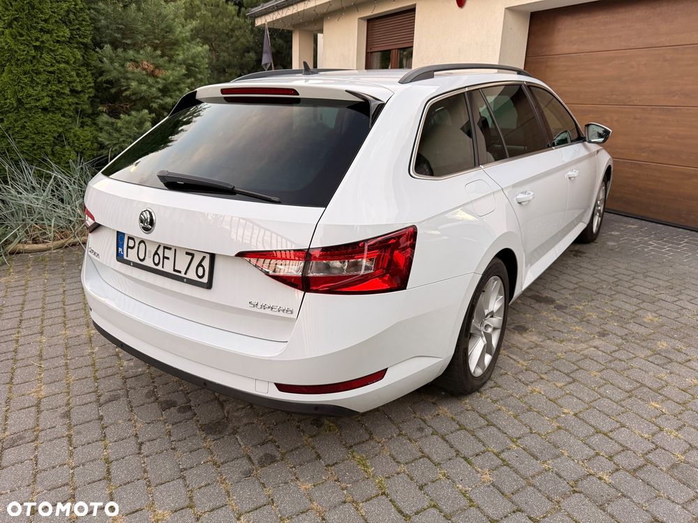 Skoda Superb 2.0 TDI Ambition DSG - 37