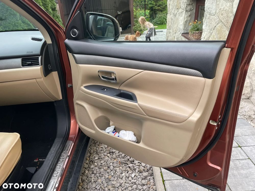 Mitsubishi Outlander 2.0 Intense + - 11