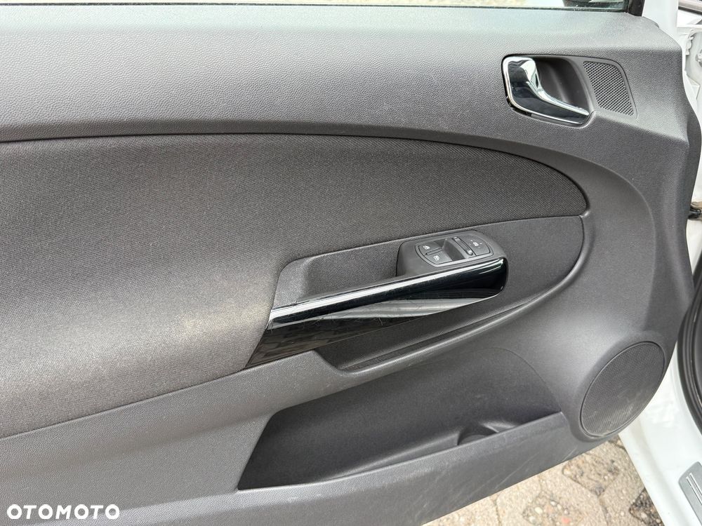 Opel Corsa 1.2 16V 111 - 12