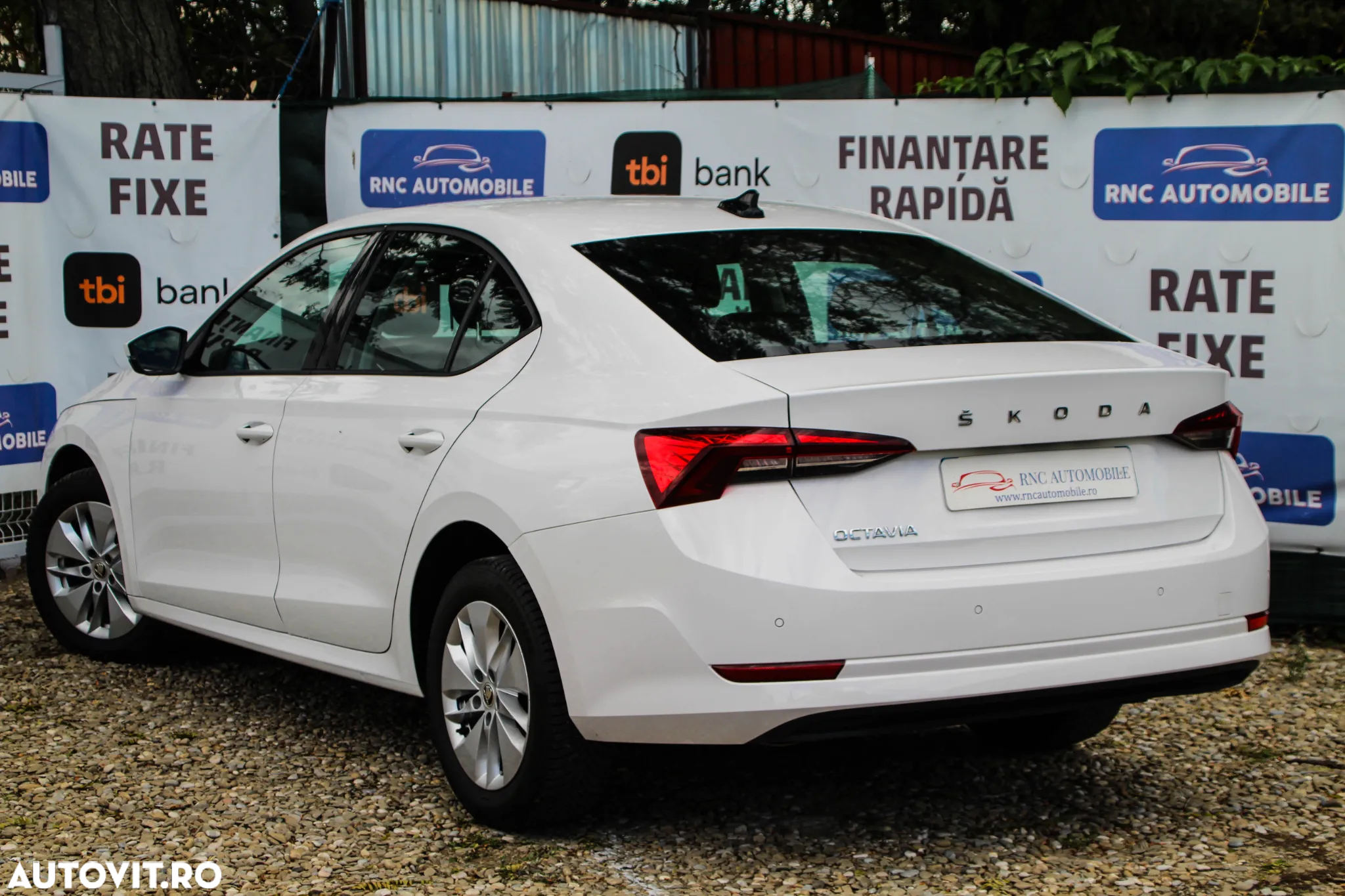 Skoda Octavia 2.0 TDI DSG Ambition - 4