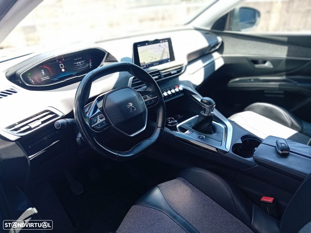Peugeot 5008 1.2 PureTech Allure - 17