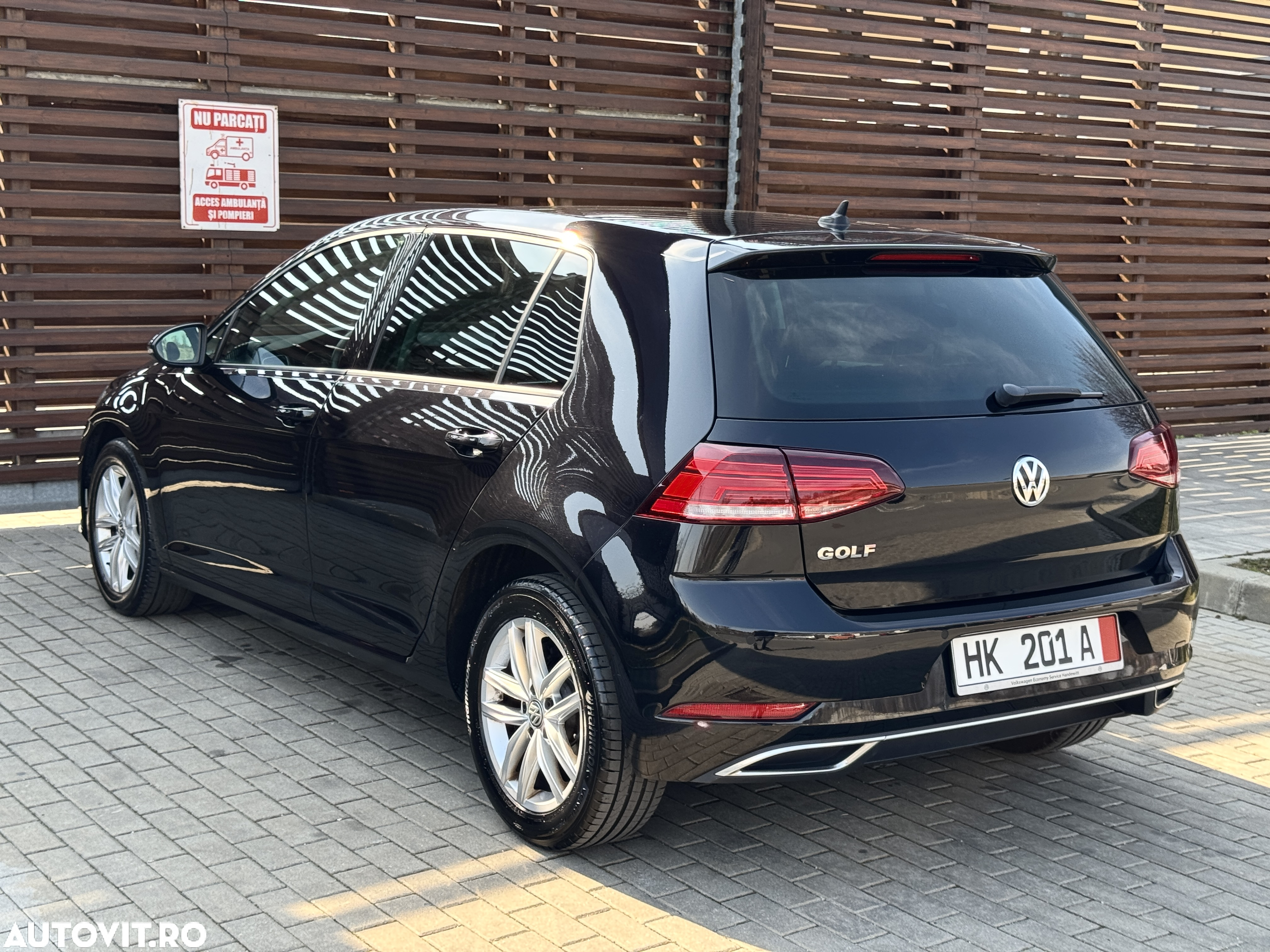Volkswagen Golf 1.6 TDI DSG Highline - 4
