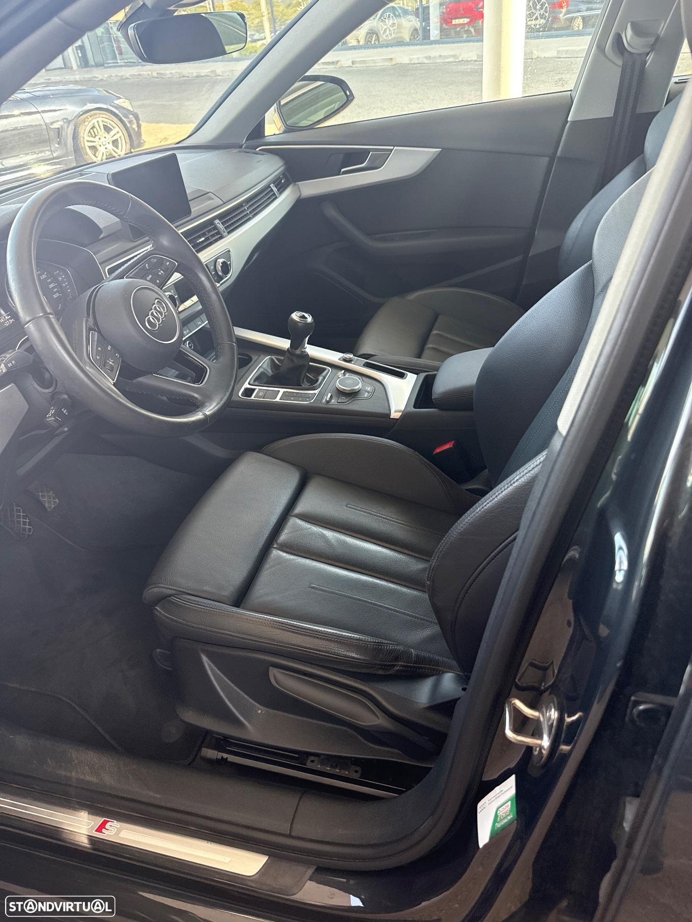 Audi A4 2.0 TDI S-line - 4