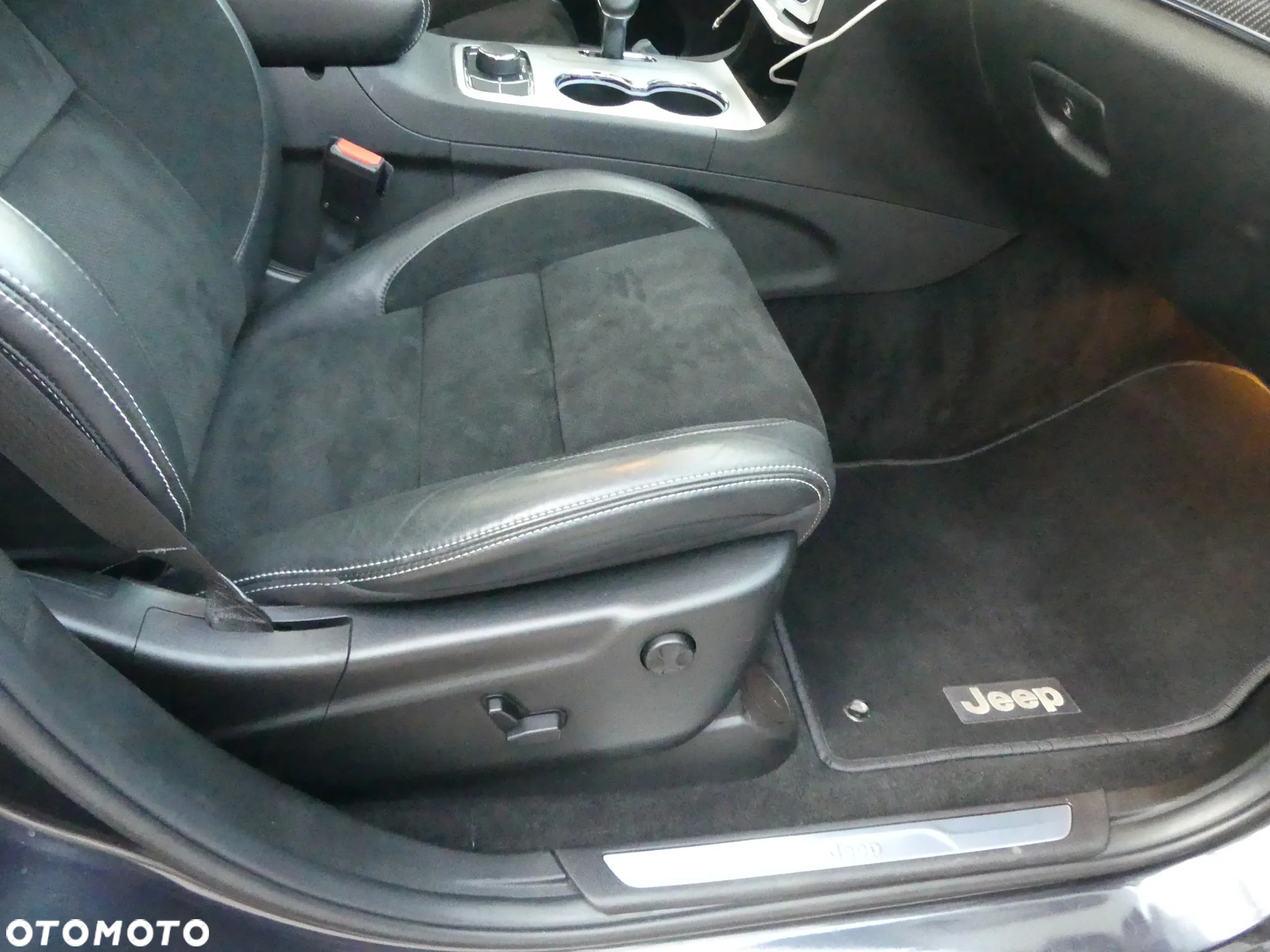 Jeep Grand Cherokee 6.4 V8 SRT8 - 12