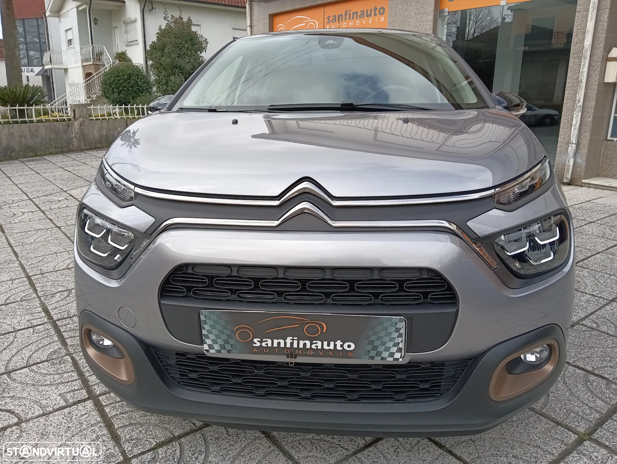 Citroën C3 1.2 PureTech C-Series - 2