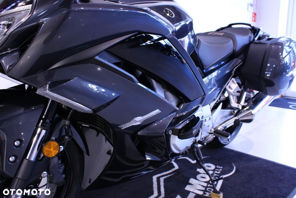 Yamaha FJR - 24