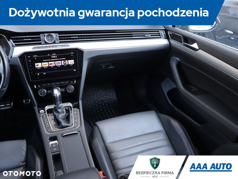 Volkswagen Passat - 9