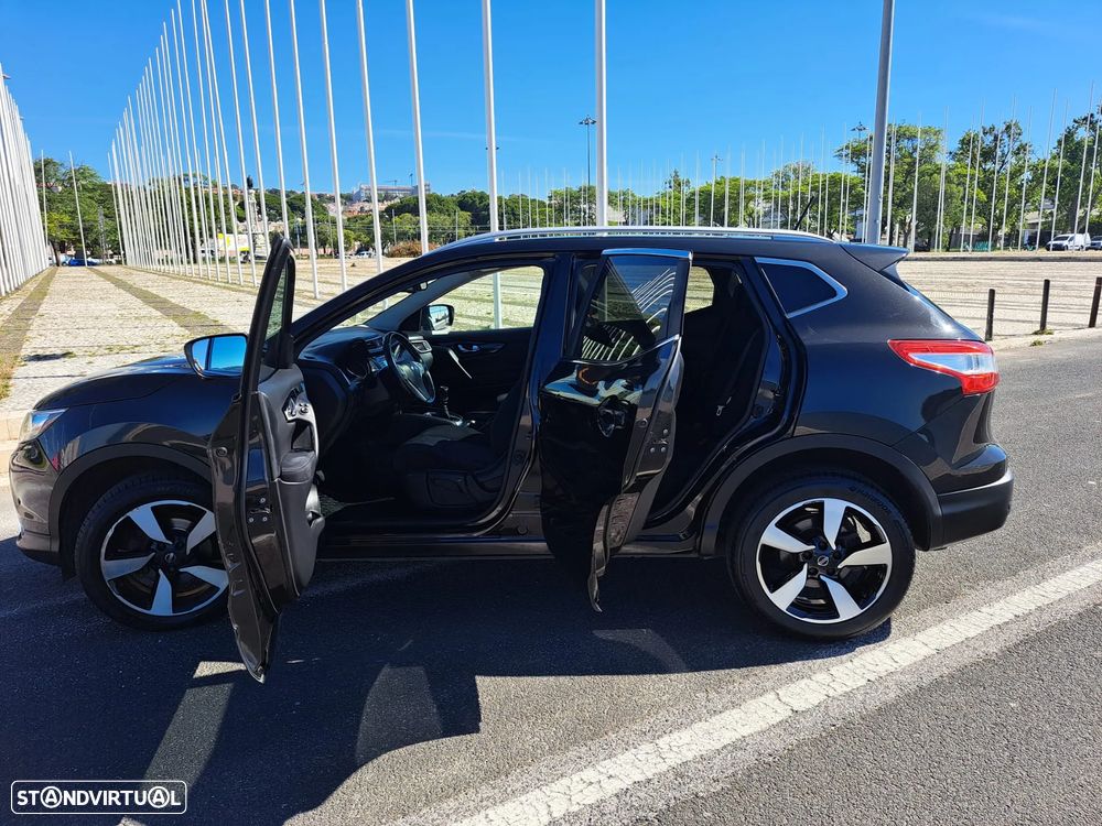 Nissan Qashqai 1.5 dCi N-Connecta 18 - 12
