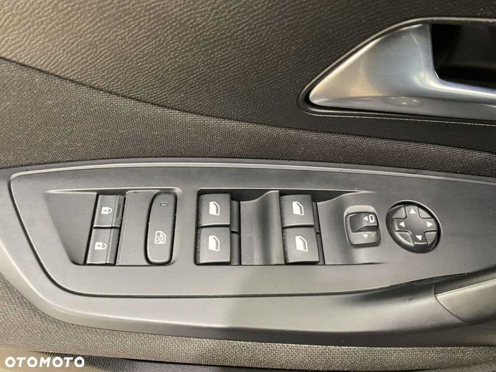 Peugeot 308 - 14