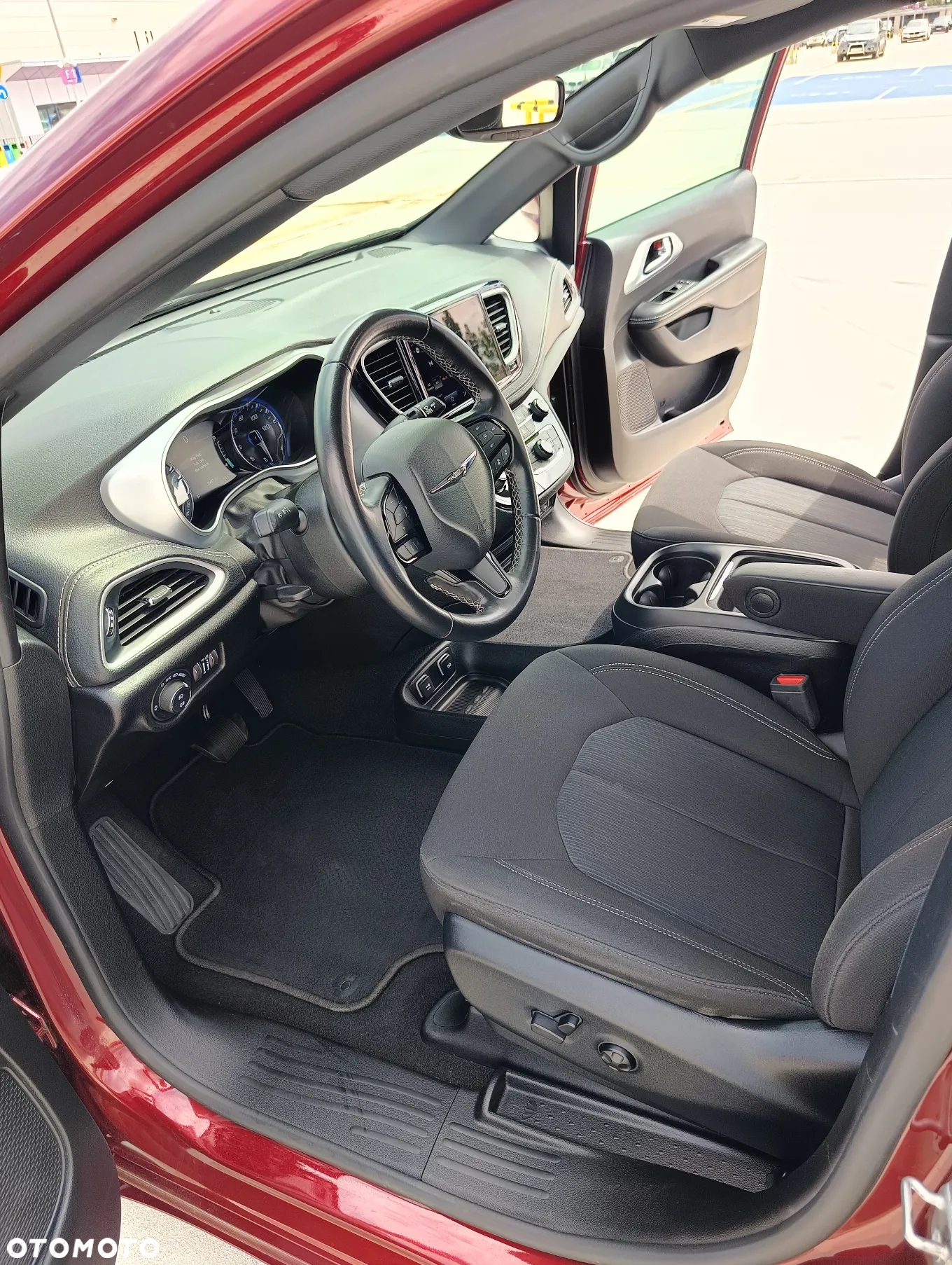 Chrysler Pacifica - 27