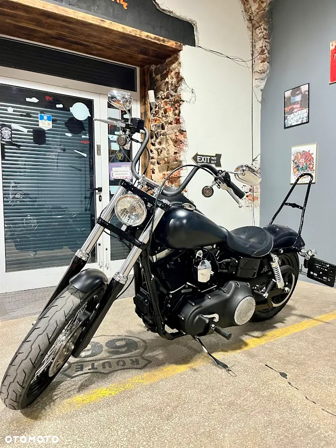 Harley-Davidson Dyna Street Bob - 16