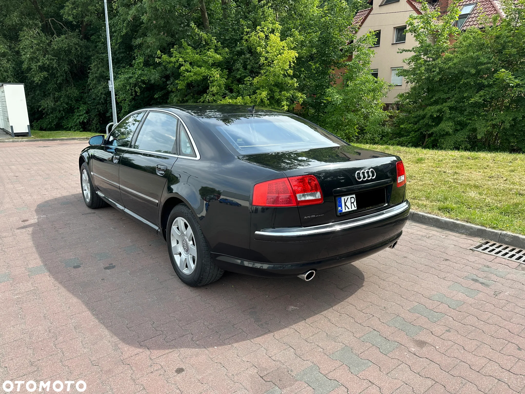 Audi A8 4.2 L Quattro - 4