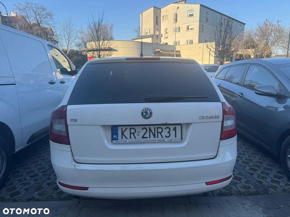 Skoda Octavia 1.6 TDI DPF Ambition - 4
