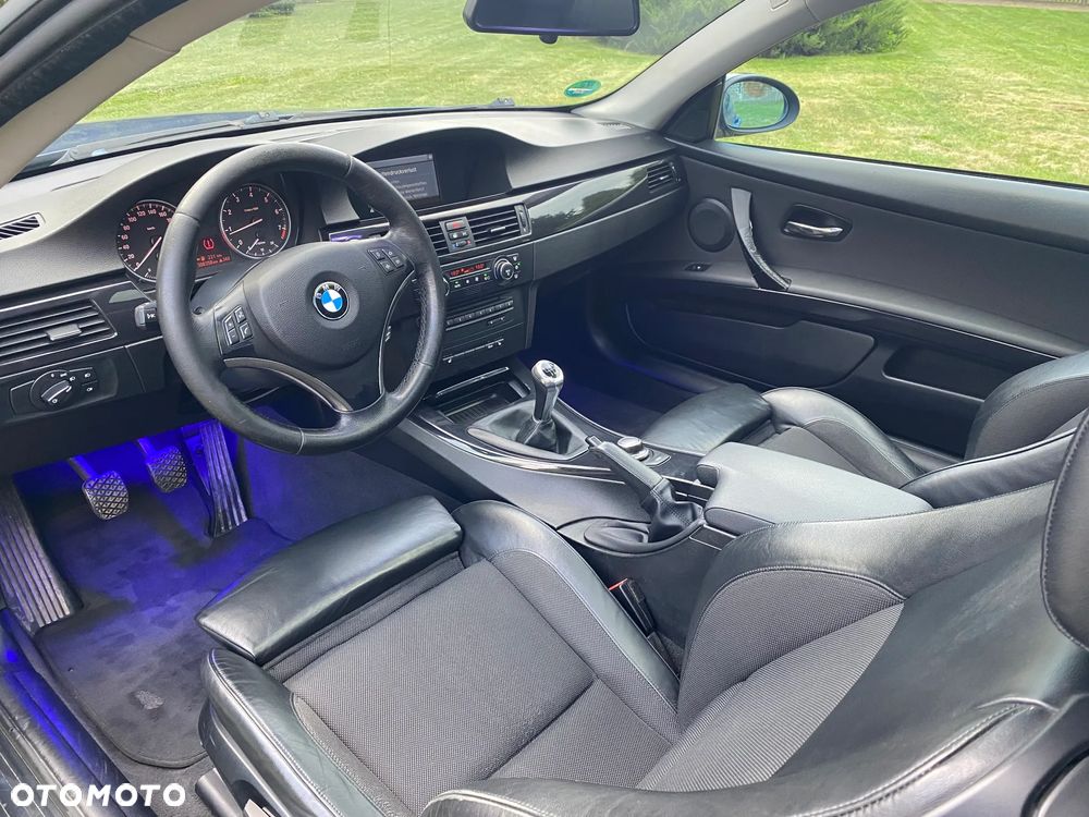 BMW Seria 3 320i - 9