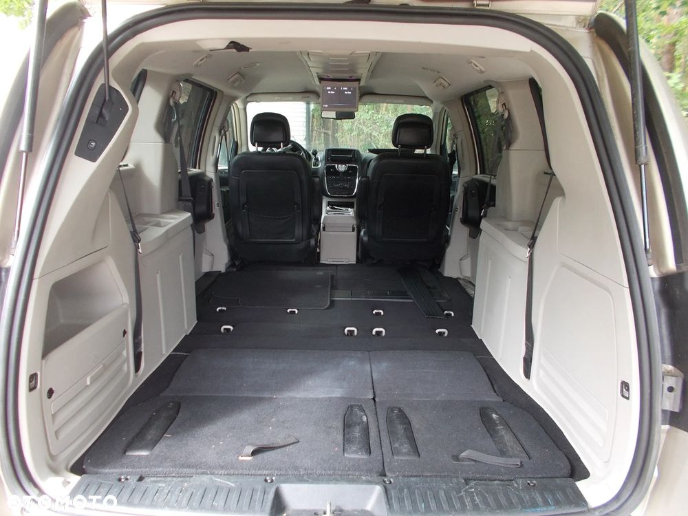 Chrysler Town & Country 3.6 Touring - 10