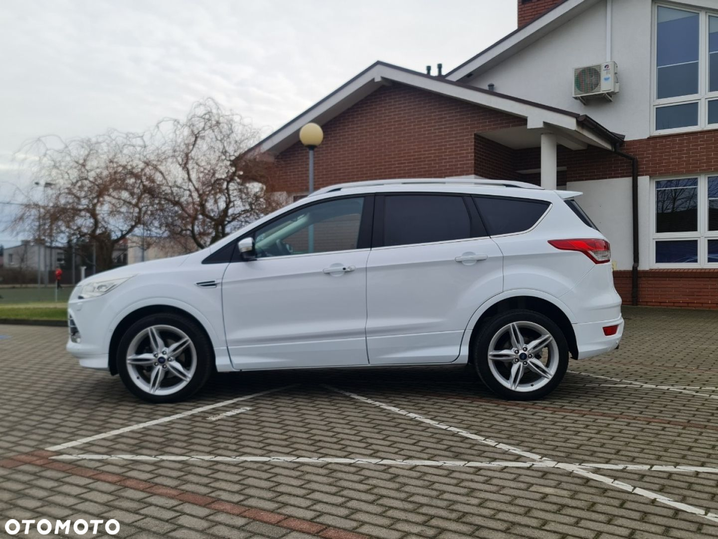 Ford Kuga - 2
