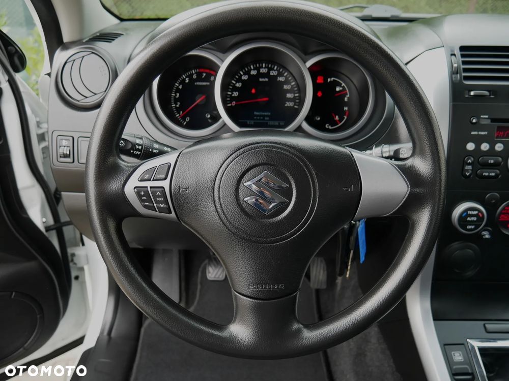 Suzuki Grand Vitara 1.6 Black&White - 28