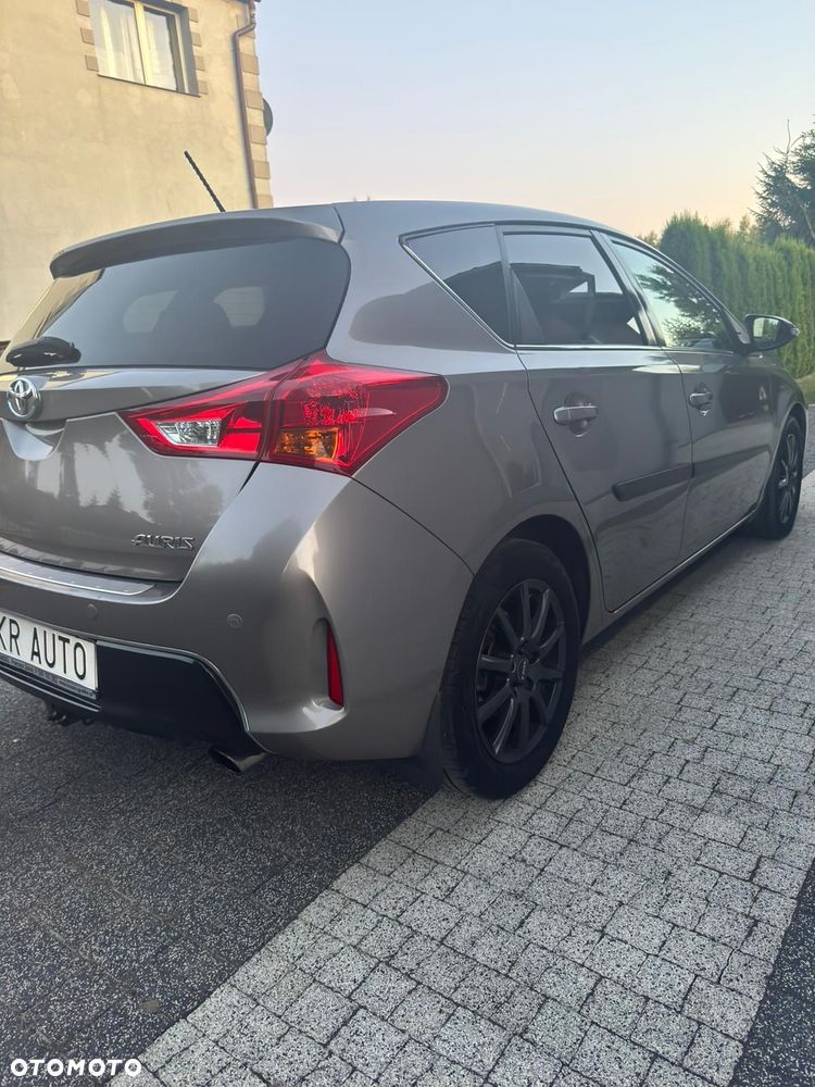 Toyota Auris 2.0 D-4D Prestige - 26