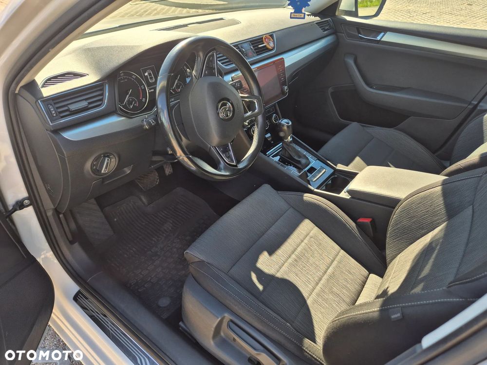 Skoda Superb 2.0 TDI Ambition DSG7 - 9