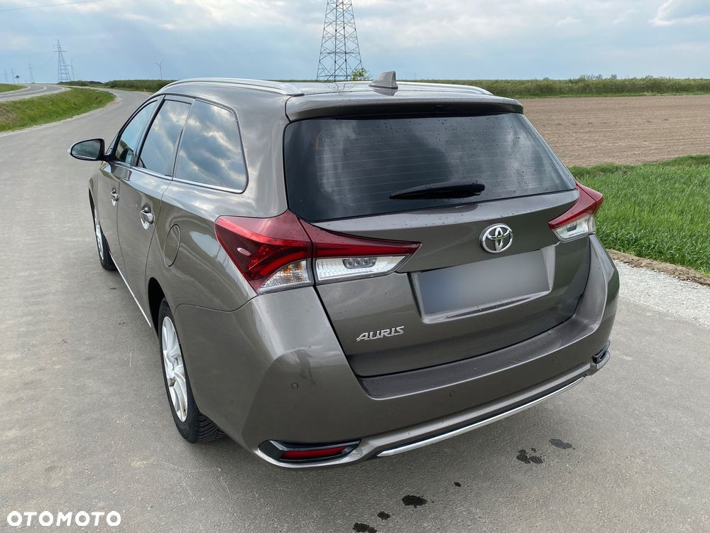 Toyota Auris 1.6 Premium - 9