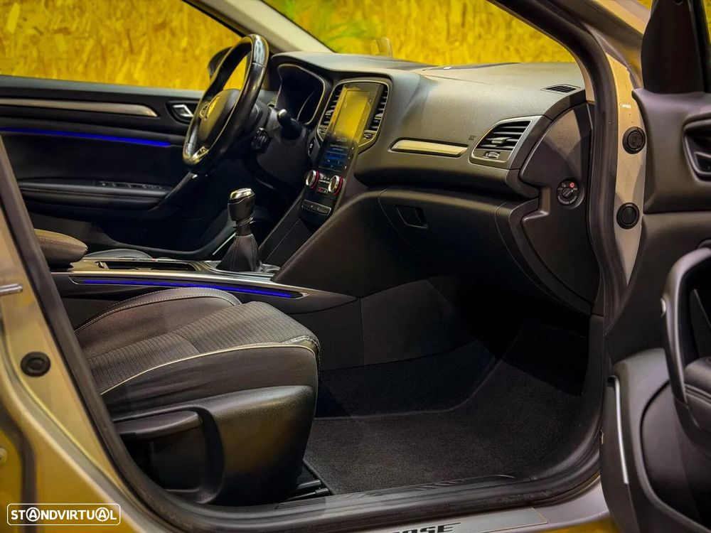 Renault Mégane 1.5 dCi Bose Edition - 10