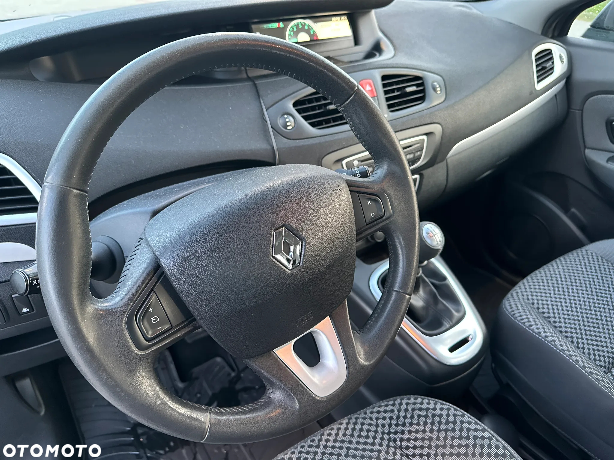 Renault Scenic 1.5 dCi Authentique - 10