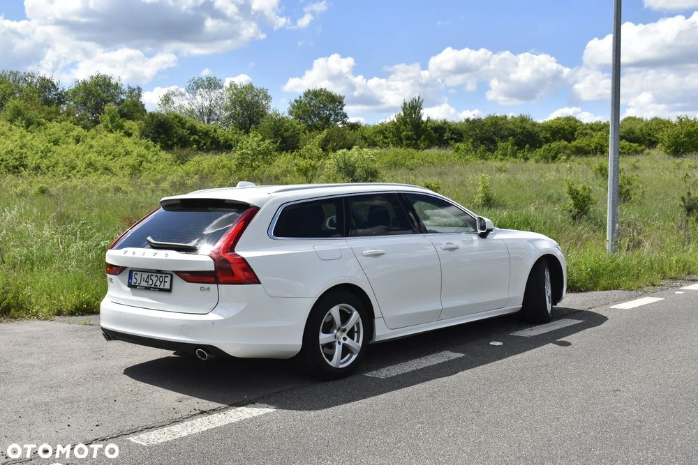 Volvo V90 D4 Momentum Pro - 9