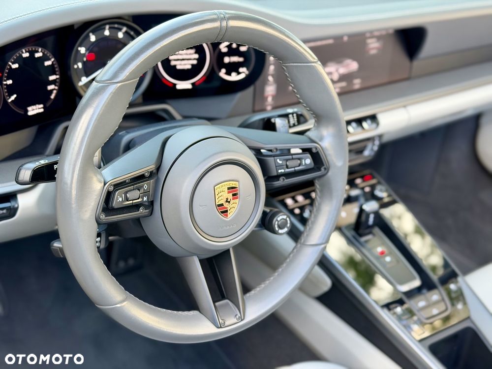 Porsche 911 Carrera 4S - 30