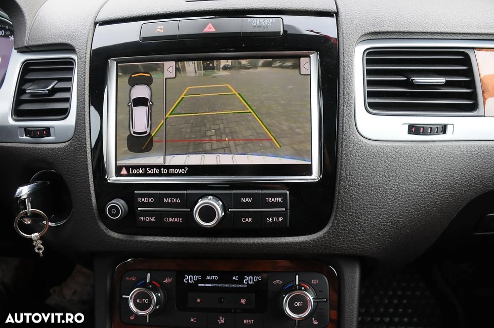 Volkswagen Touareg 3.0 V6 TDI BMT - 12