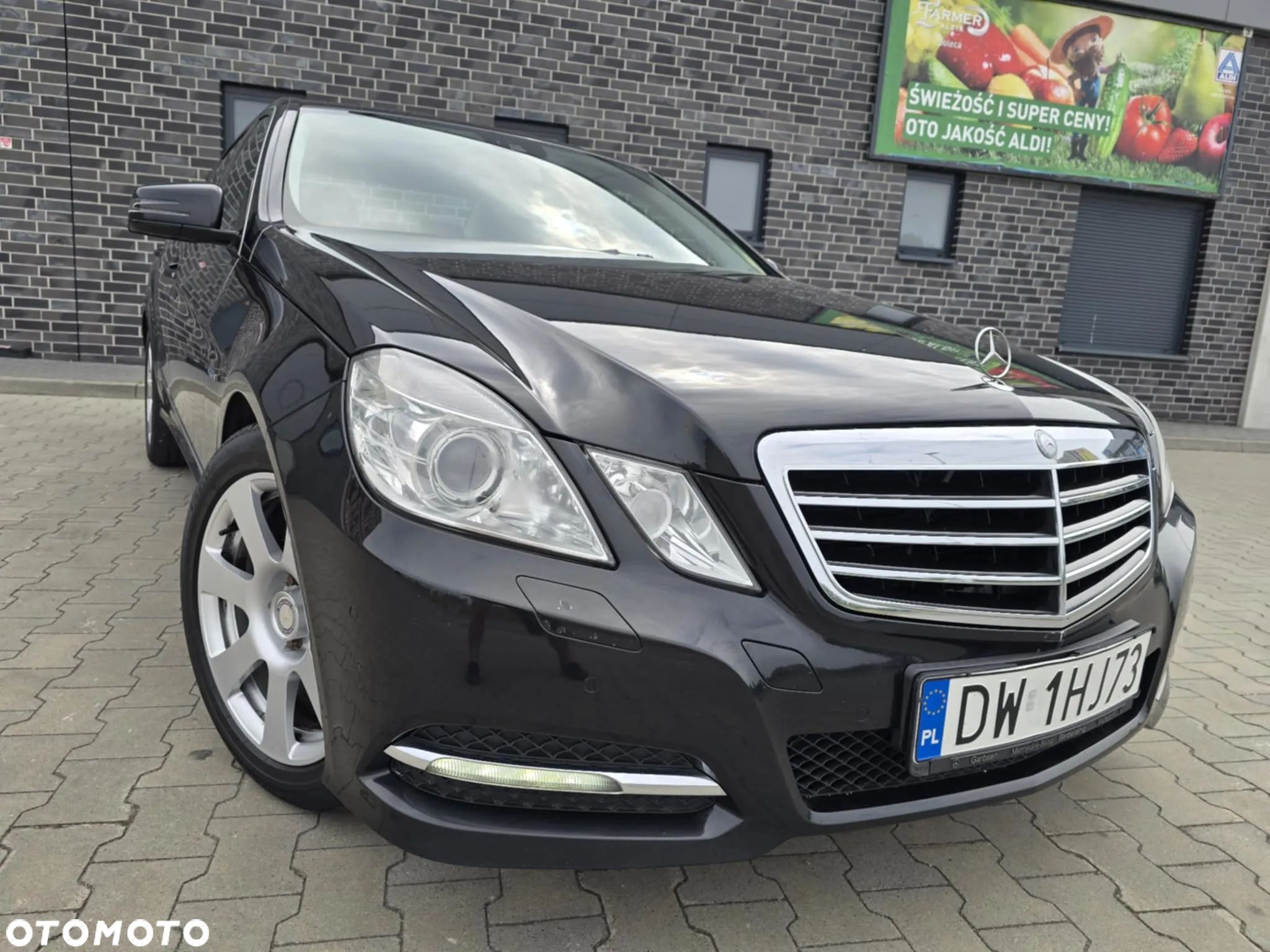 Mercedes-Benz Klasa E 200 T BlueEFFICIENCY 7G-TRONIC Avantgarde - 1