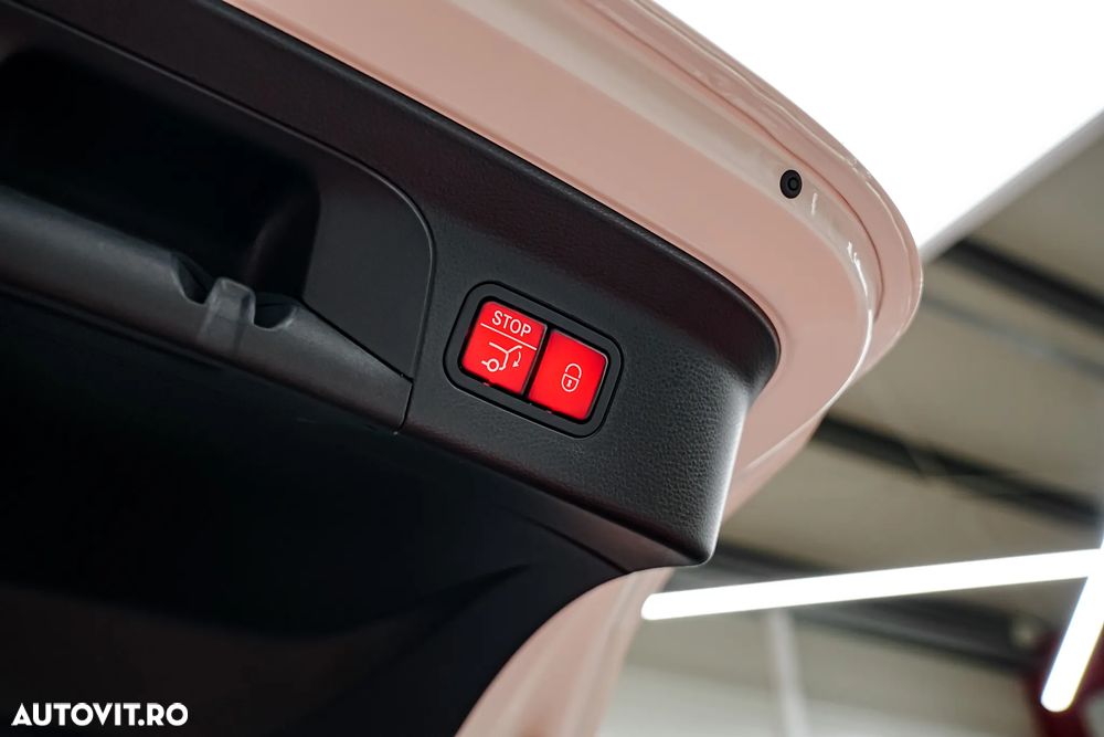 Mercedes-Benz GLC 300 e 4Matic 9G-TRONIC AMG Line - 15