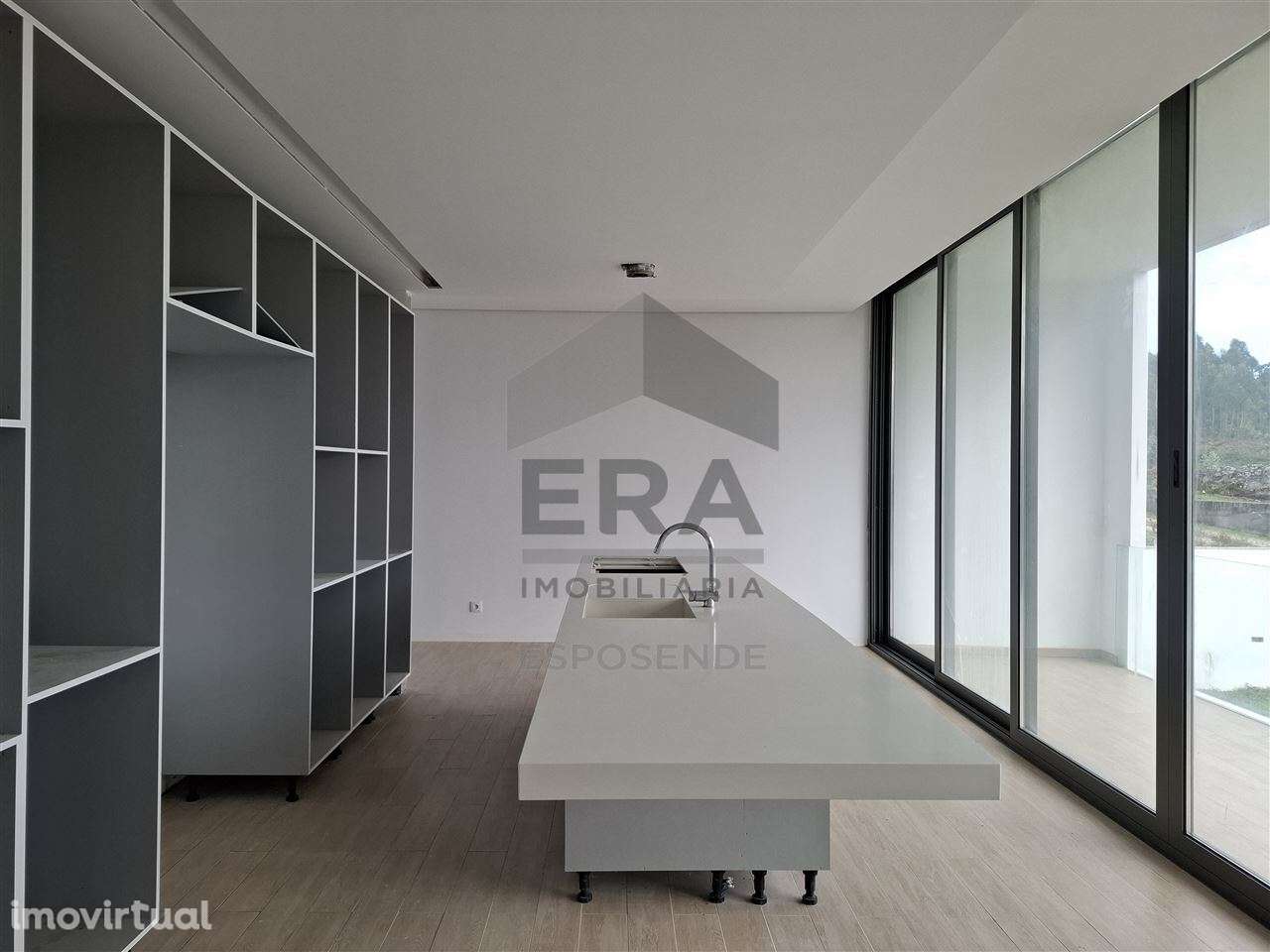 Moradia isolada nas Marinhas - Grande imagem: 2/32