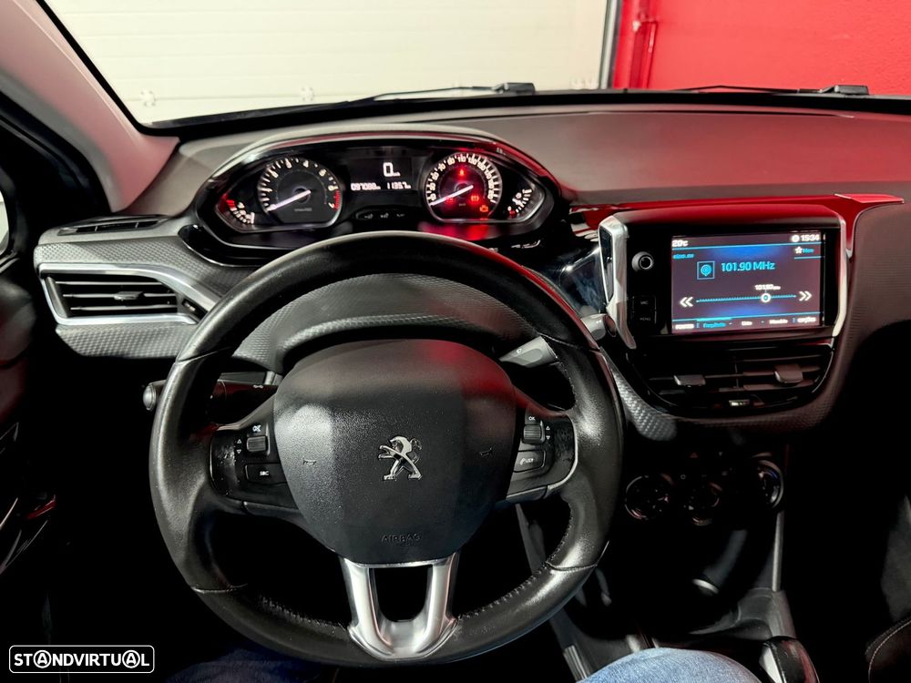Peugeot 208 1.2 PureTech Style - 31
