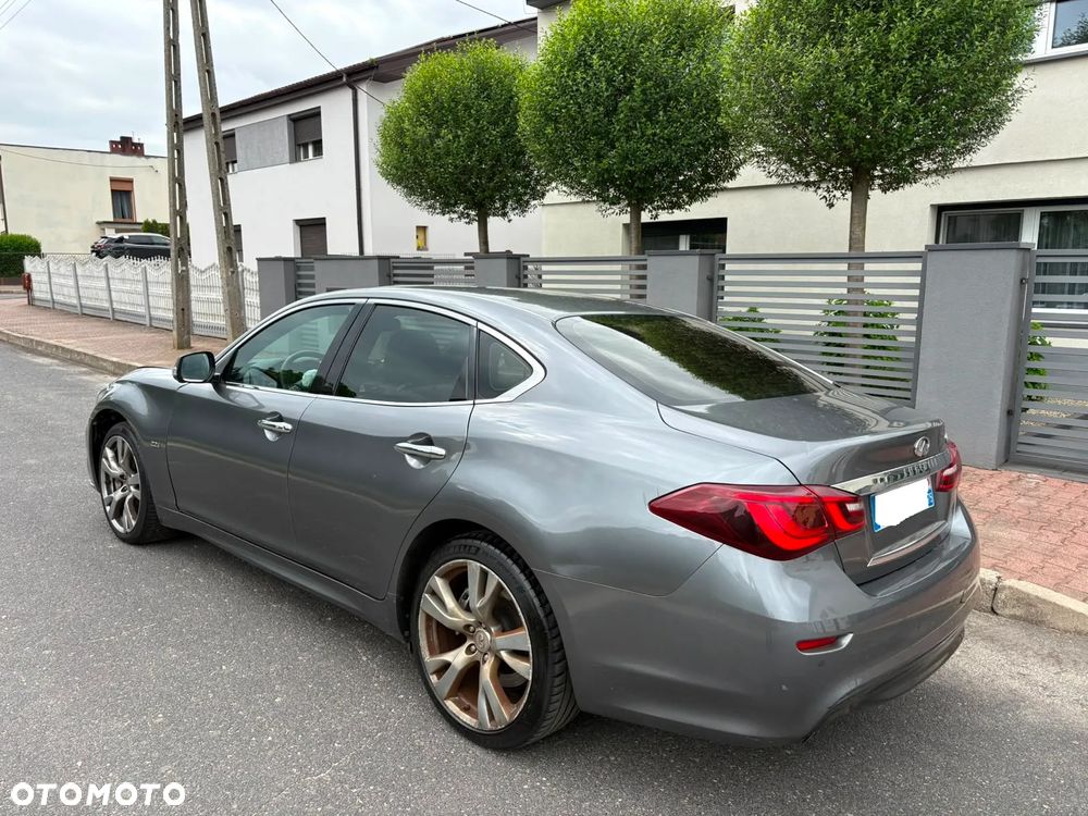 Infiniti Q70 2.2d Premium Executive - 38