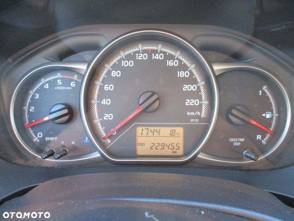 Toyota Yaris 1.4 D-4D Cool - 9