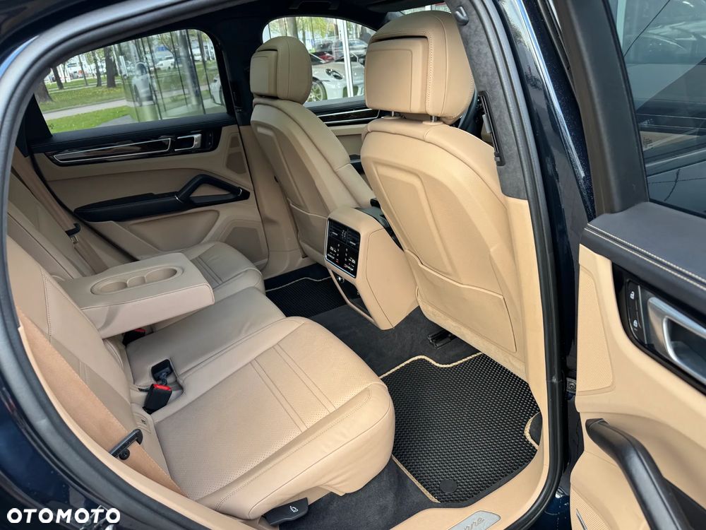 Porsche Cayenne Platinum Edition - 28