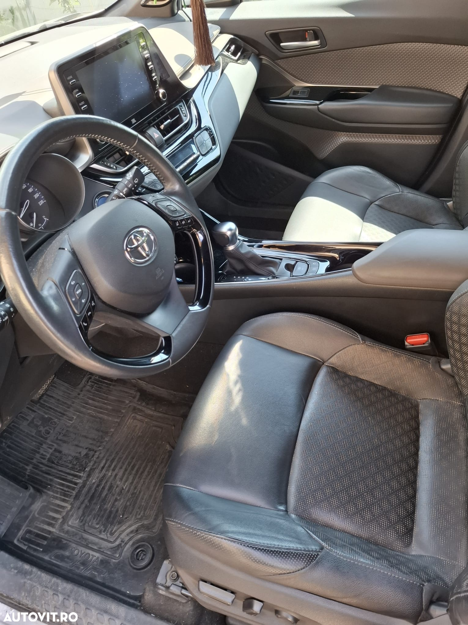 Toyota C-HR 2.0 HSD 184 CP 4x2 CVT Classy Bi-Tone - 6