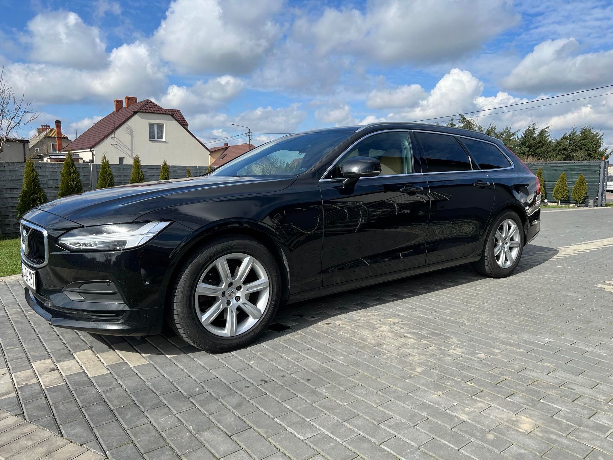 Volvo V90 D4 Geartronic Momentum - 1