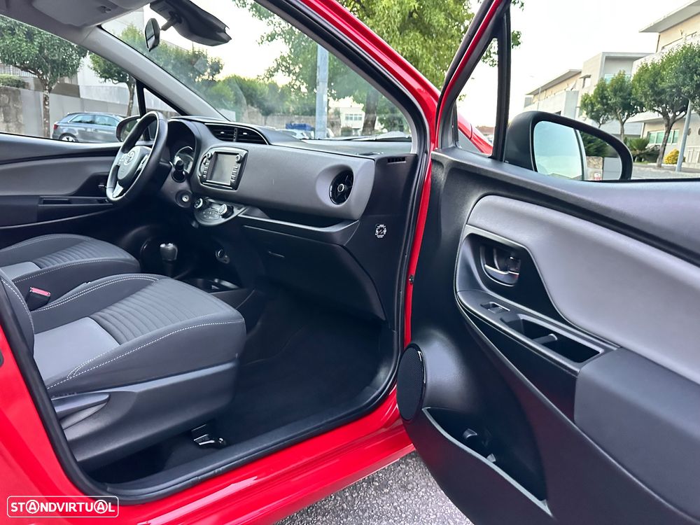 Toyota Yaris 1.5 HSD Active - 38