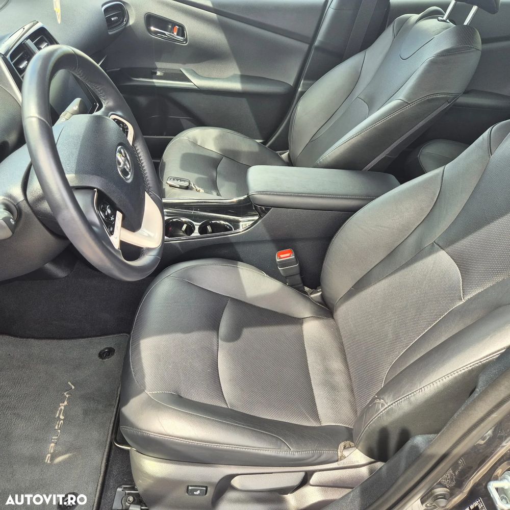 Toyota Prius Plug-in Hybrid Executive - 12