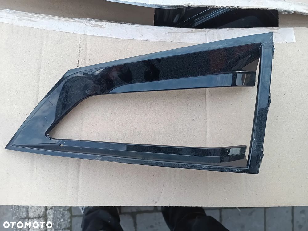KRATKA ZDERZAKA PRAWA SKODA FABIA IV 6VA807682