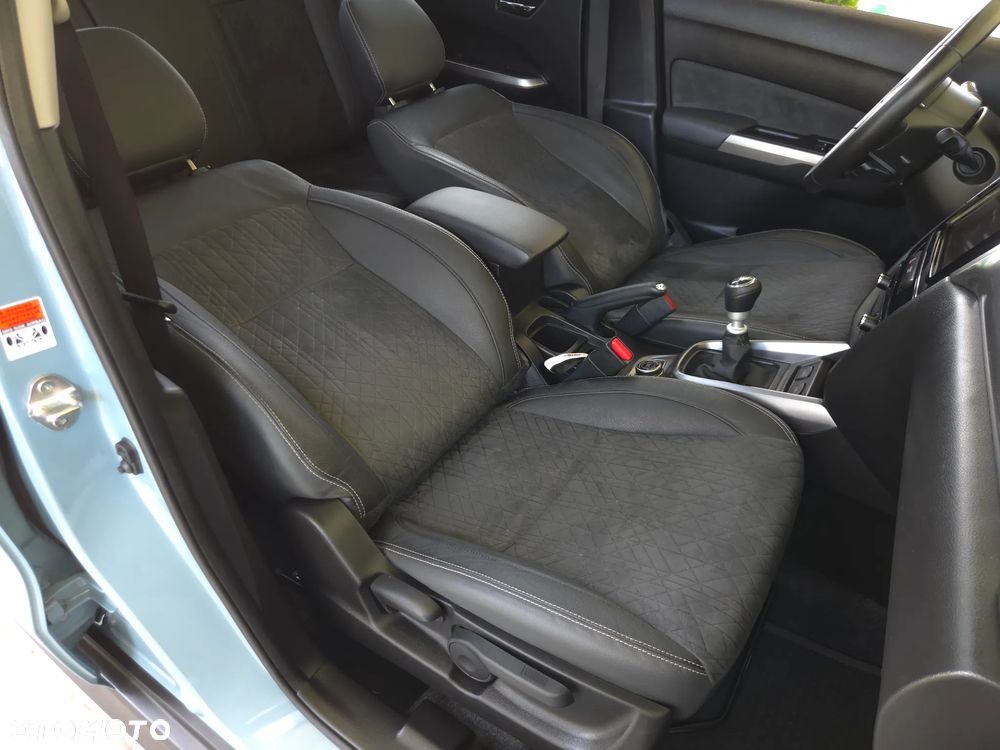 Suzuki Vitara 1.4 Boosterjet Premium 4WD - 30