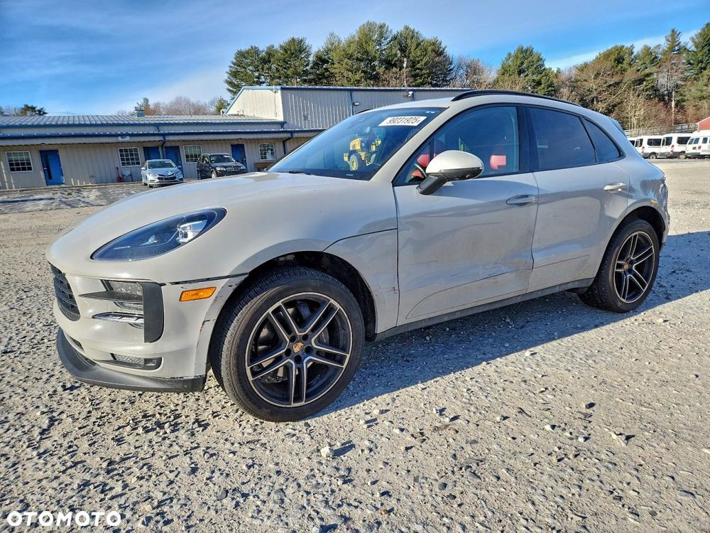Porsche Macan - 1