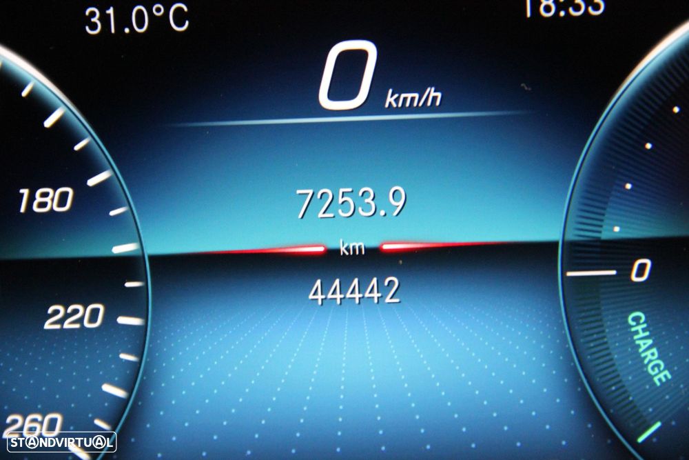 Mercedes-Benz GLA 180 d AMG Line - 13
