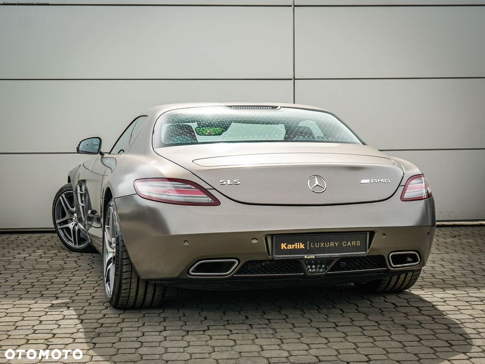 Mercedes-Benz SLS - 12