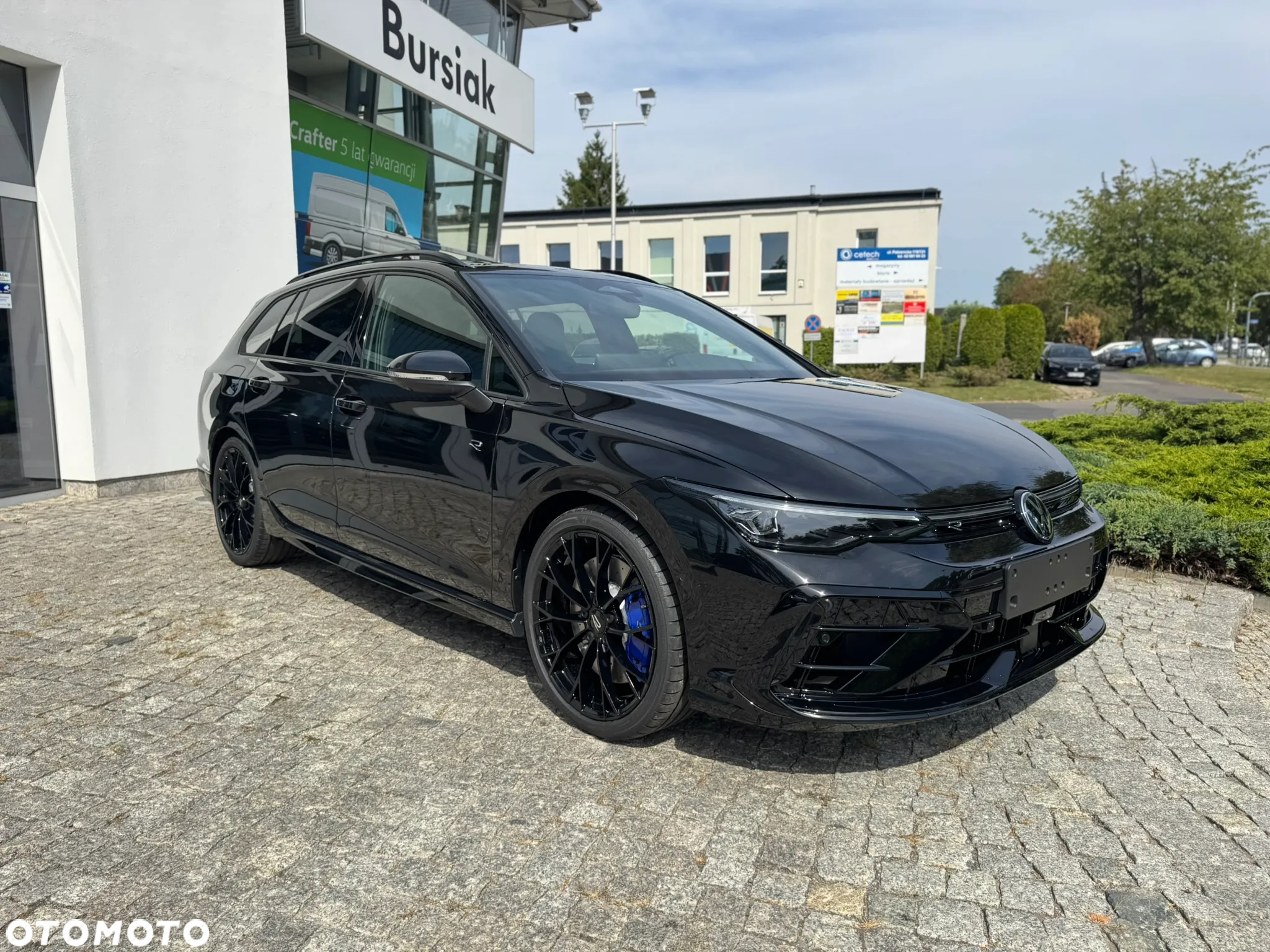 Volkswagen Golf VIII 2.0 TSI 4Motion R - 3